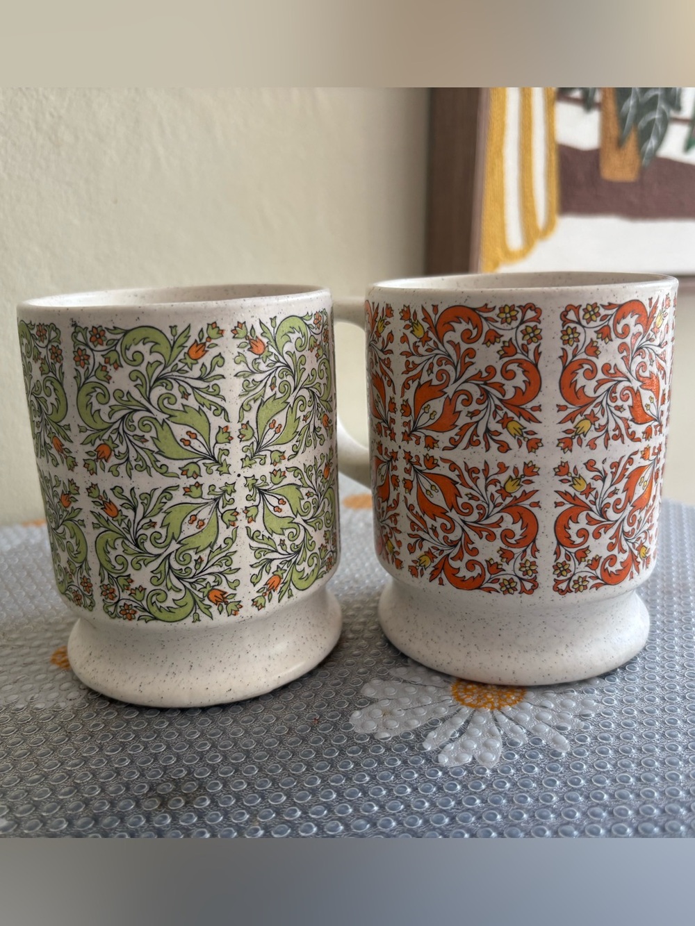 Vintage Floral Pedestal Mugs – Set of 2 | Retro Stoneware Coffee Cups